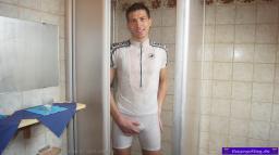 Toby, 26 > HaveFunOnARainyDay-HotShower